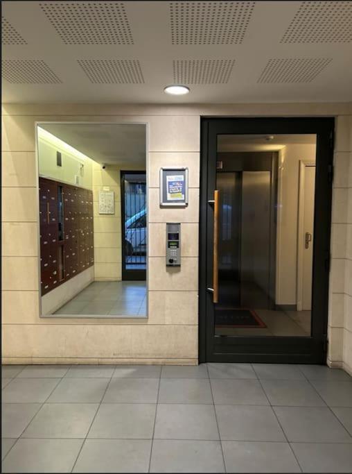 Studio A 2 Pas Du Metro Clichy Eksteriør billede