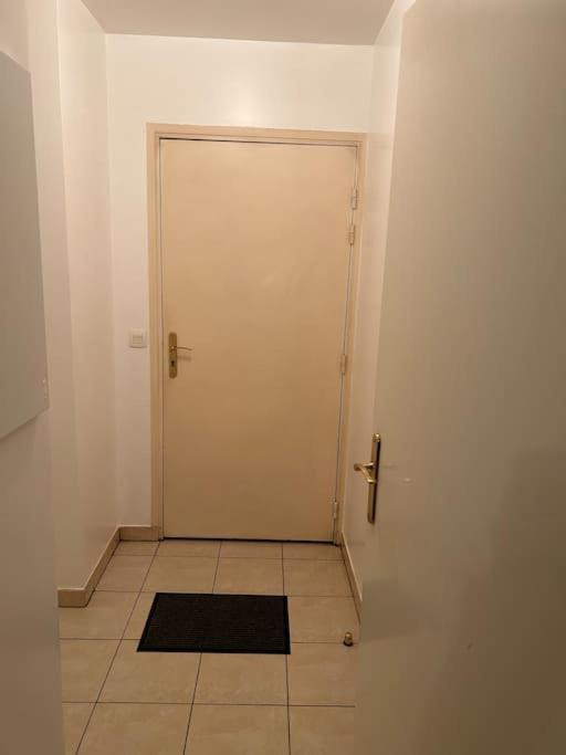 Studio A 2 Pas Du Metro Clichy Eksteriør billede
